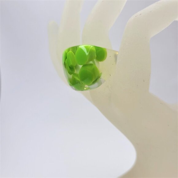 Vintage Lucite Statement Ring with Embedded Green & White Pills - Picture 11 of 11